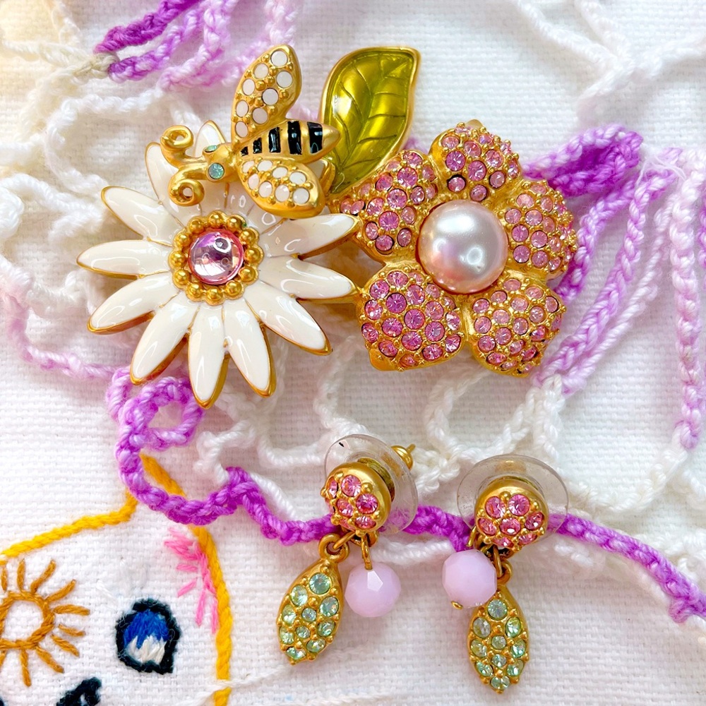 Swarovski Floral and Bee Brooch with Matching Earrings